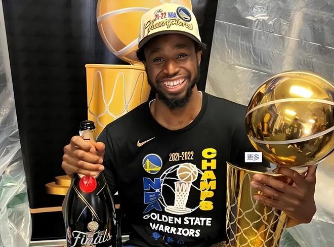 皮萨罗：罗马首要目标是欧冠资格，但再买几个人他们能争冠（皮萨罗：罗马当务之急是锁定欧冠席位，再补强几人就能冲冠）