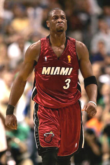 暗潮汹涌？拉拉维亚：湖人队现在出现了脱节，但说不清原因（隐忧加剧？拉拉维亚称湖人陷入脱节，成因成谜）