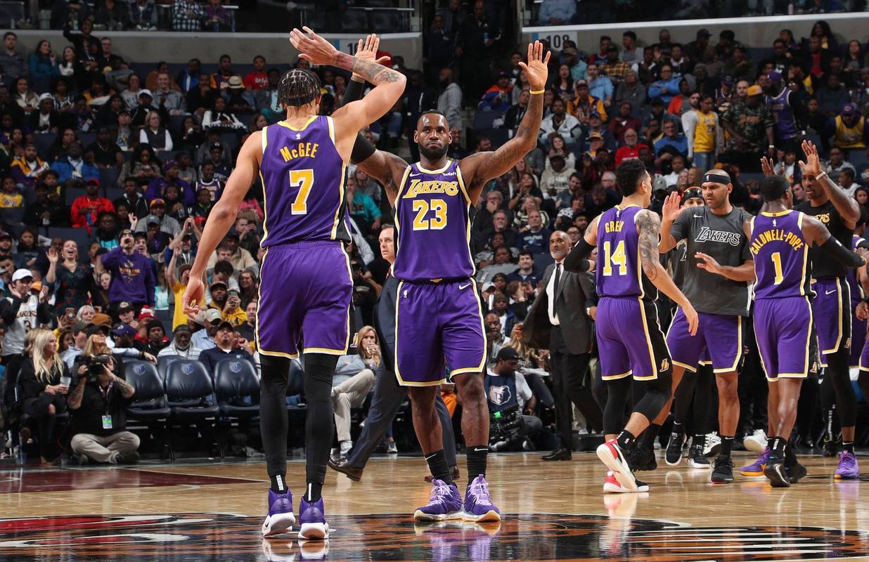 运动战百发百中！瓦兰7投全中高效得到15分6板2助（手感火热！瓦兰7投全进高效轰下15分6板2助）