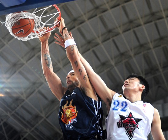 官方：多特门将迈尔续约至2027年（多特官方宣布：门将迈尔合同延长至2027年）