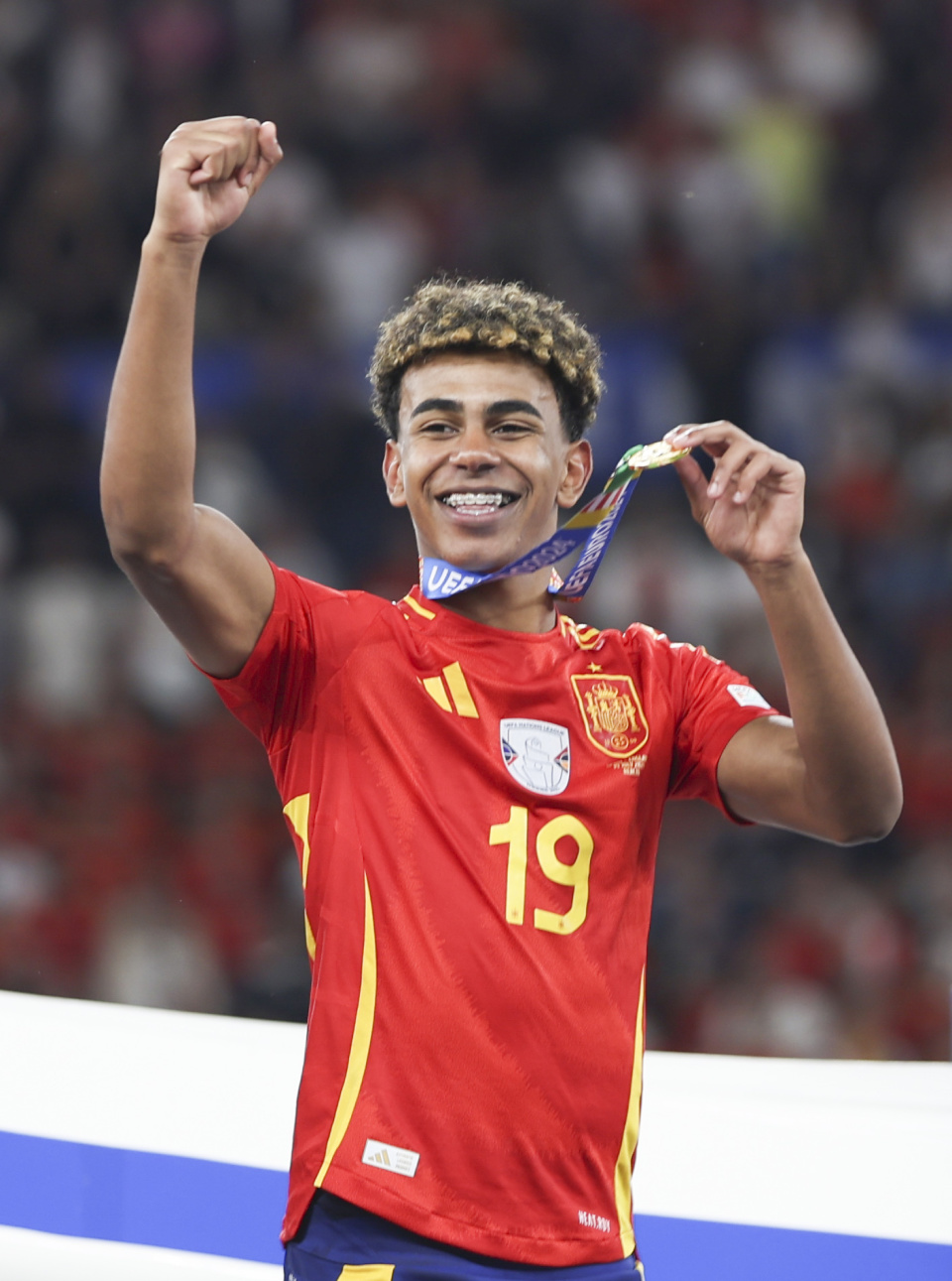 苏比门迪：尽管4-0赢了，但逼抢和下半场的盯人防守有待改进（苏比门迪：4-0大胜仍不完美，逼抢和下半场盯人防守需提升）