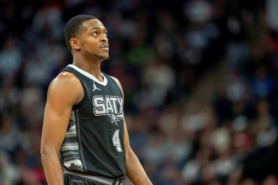 4首轮？美记：鹈鹕希望交易墨菲时，能获得贝恩级别的筹码（美媒：鹈鹕若出手墨菲，期望换回贝恩级回报？要价或高达4个首轮）