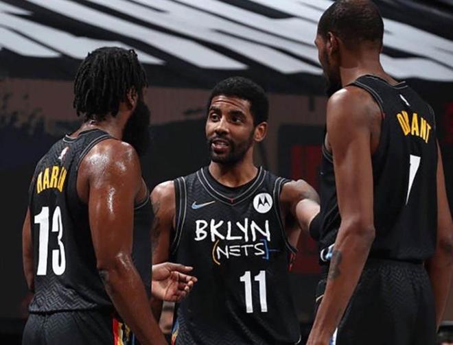 赫内斯：拜仁再次成为一座堡垒；孔帕尼像老母鸡一样保护球员（赫内斯：拜仁重铸堡垒气质；孔帕尼悉心护航球员）